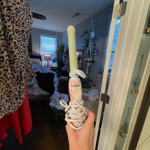 Beachwaver 1 inch Floral Curling Iron with Light Green Barrel